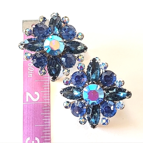 JUDY LEE VINTAGE BLUE RHINESTONE CLIP EARRINGS - Picture 7 of 8
